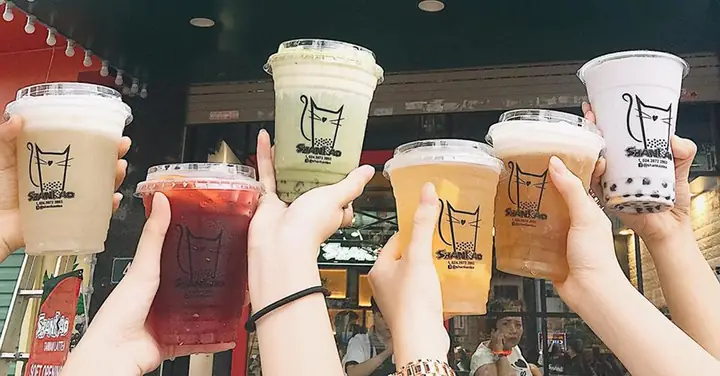 Tổng Hợp Ý Tưởng & Cách Chụp Ảnh Đi Uống Trà Sữa Với Bạn Đẹp, Chất, Dễ Làm Tổng Hợp Ý Tưởng & Cách Chụp Ảnh Đi Uống Trà Sữa Với Bạn Đẹp, Chất, Dễ Làm