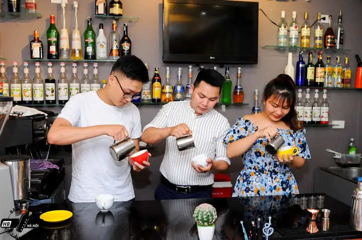 Khóa Học Pha Chế Trà Sữa Bao Nhiêu Tiền? Bảng Giá Cập Nhật 2026 & So Sánh Các Loại Hình Đào Tạo