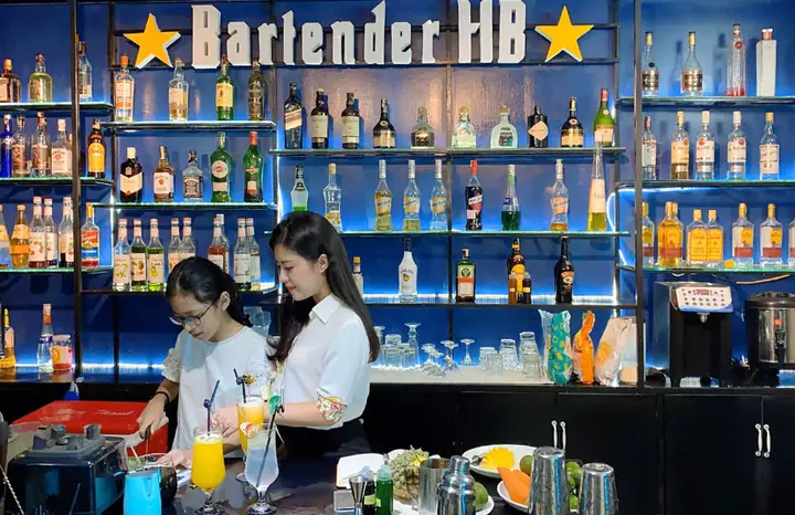 Khóa Học Pha Chế Trà Sữa Bao Nhiêu Tiền? Bảng Giá Cập Nhật 2026 & So Sánh Các Loại Hình Đào Tạo
