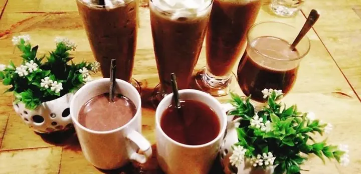 Cách Làm Trà Sữa Homemade Ngon Chuẩn Quán Tại Nhà: Công Thức Chi Tiết, Topping Tự Làm & Top Quán Uy Tín 1 Cách Làm Trà Sữa Homemade Ngon Chuẩn Quán Tại Nhà: Công Thức Chi Tiết, Topping Tự Làm & Top Quán Uy Tín