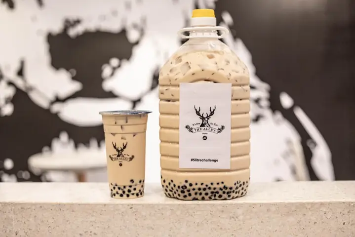 Trà Sữa Khổng Lồ 5 Lít: Mua Ở Đâu, Giá Bao Nhiêu, Combo Gì & Review Thử Thách