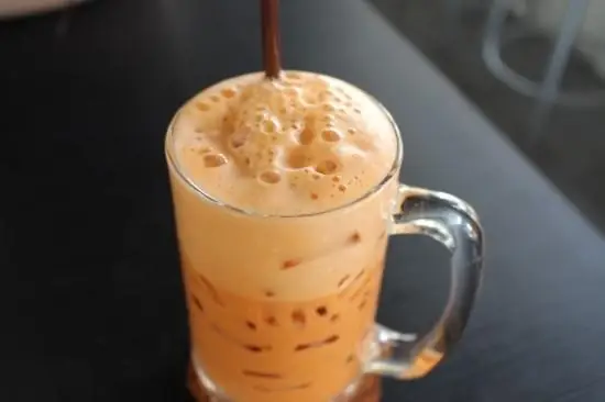 Khám Phá Trà Sữa Teh Tarik Malaysia: Nguồn Gốc, Cách Làm Và Nơi Mua 1 Khám Phá Trà Sữa Teh Tarik Malaysia: Nguồn Gốc, Cách Làm Và Nơi Mua