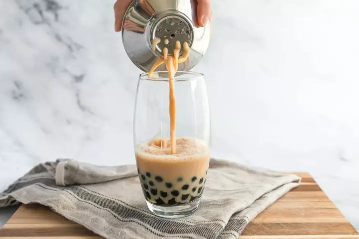 Cách Làm Trà Sữa Trân Châu Lipton Thơm Ngon Đơn Giản Tại Nhà: Công Thức Chuẩn & 3 Biến Thể Phổ Biến