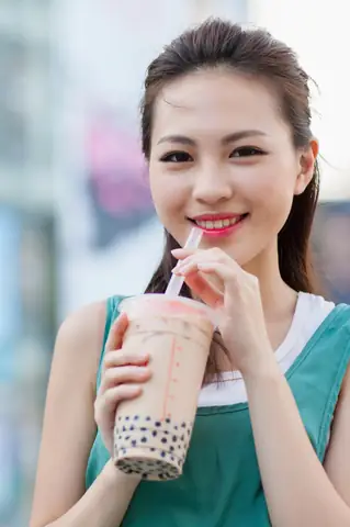 Uống Trà Sữa Có Tốt Không? Tác Hại Thực Tế, Lợi Ích Ít Biết & Cách Uống An Toàn