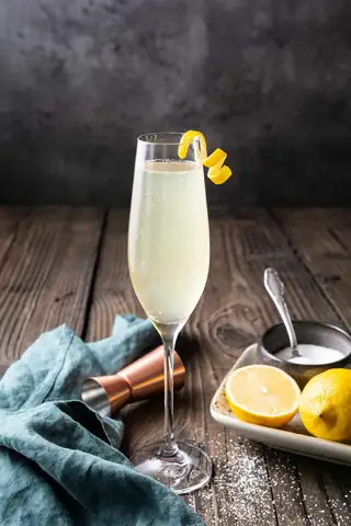 Cách Pha Cocktail French 75 Chuẩn Vị Kinh Điển Ngay Tại Nhà
