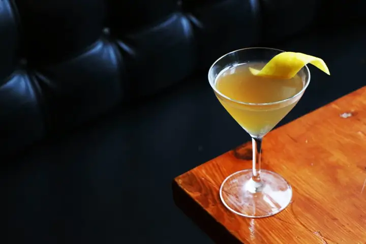 Cách Làm Algonquin Cocktail (công Thức Classic Nyc): Tỷ Lệ Vàng, Nguyên Liệu & Lịch Sử Gốc