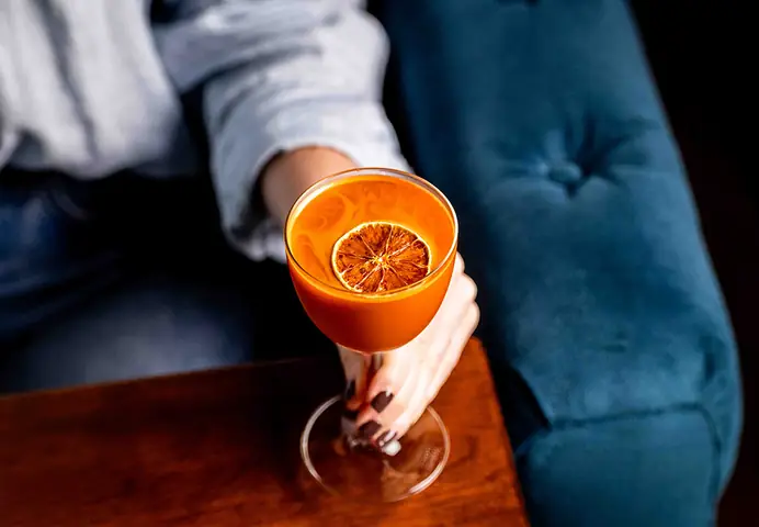 Cách Làm Cocktail American Beauty: Công Thức Gốc & Các Phiên Biến Lịch Sử