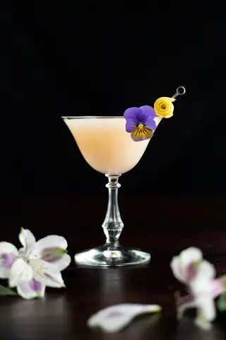Cách Pha Army & Navy Cocktail: Công Thức Chuẩn Với Gin, Lemon, Orgeat Và Bitters