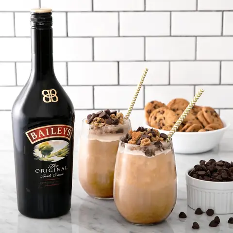 Top 25+ Best Baileys Cocktails: Easy Irish Cream Drink Recipes For Every Occasion