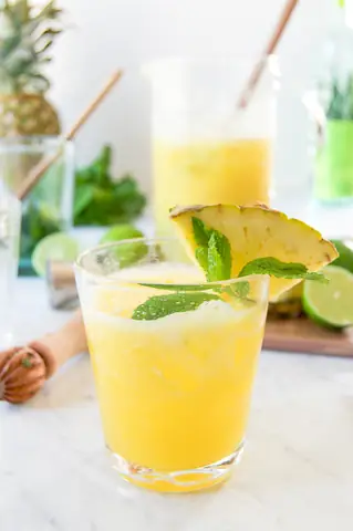 Best Cocktails With Pineapple Juice: 15+ Tropical Recipes (rum, Vodka & Tequila)