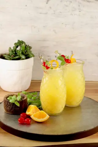Best Cocktails With Pineapple Juice: 15+ Tropical Recipes (rum, Vodka & Tequila)