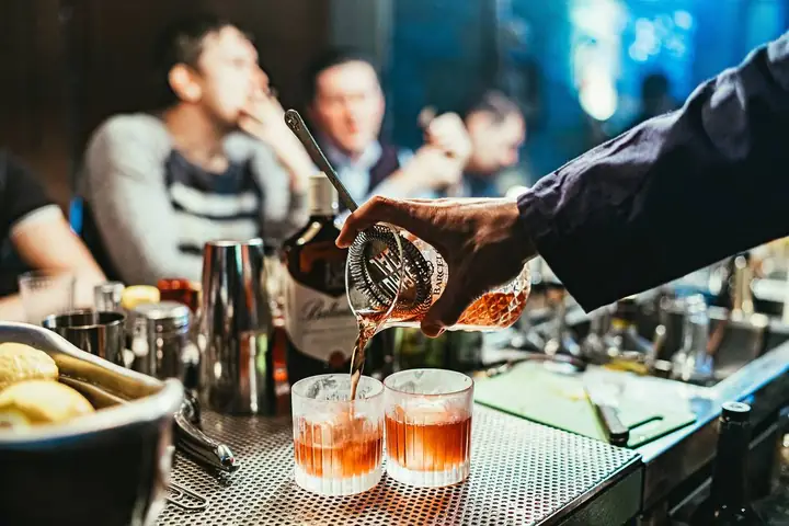 Bordeaux Cocktail Recipes: Classic Drinks, Wine-based Mixes & How To Make Them