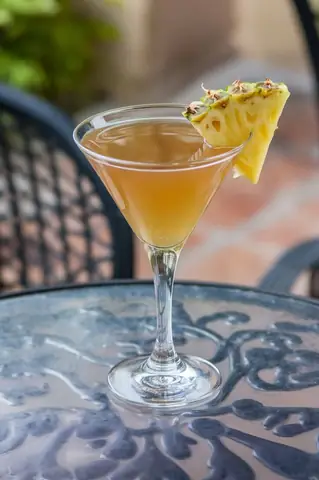 Best Brandy Cocktail Recipes: Classic & Easy Drinks To Make At Home