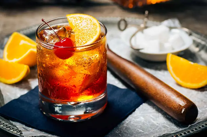 Các Loại Cocktail Ngon Trong Bar: Gợi Ý Những Ly Nổi Tiếng Đáng Thử Nhất