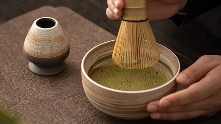 Hướng Dẫn Cách Pha Chế Bột Trà Xanh Matcha Chuẩn Vị: Từ Truyền Thống Đến Trà Sữa, Smoothie Tại Nhà