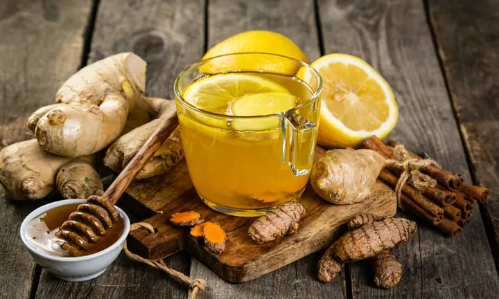 Cách Làm Trà Gừng Nóng Tại Nhà: 5+ Công Thức Đơn Giản Giải Cảm, Trị Ho, Ấm Bụng Hiệu Quả 1 Cách Làm Trà Gừng Nóng Tại Nhà: 5+ Công Thức Đơn Giản Giải Cảm, Trị Ho, Ấm Bụng Hiệu Quả