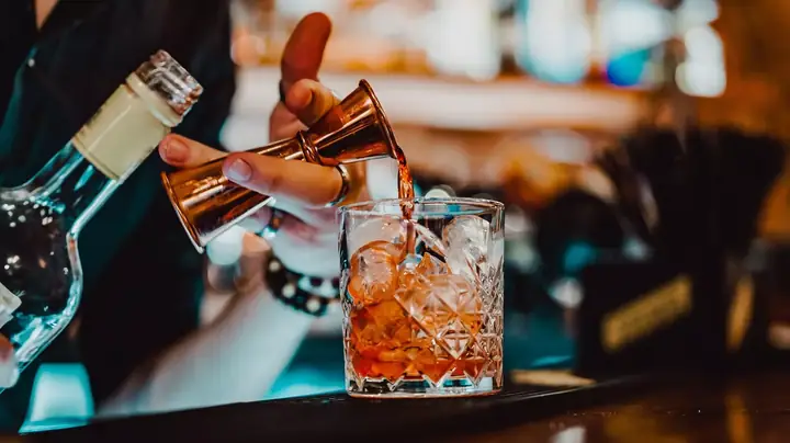 Classic Cocktail Là Gì? Tổng Hợp Định Nghĩa, Danh Sách Và Cách Pha Chế Chuẩn Nhất