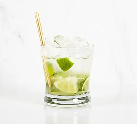 Cách Pha Cocktail Caipiroska Chuẩn Vị Tại Nhà: Biến Thể Vodka Của Caipirinha 1 Cách Pha Cocktail Caipiroska Chuẩn Vị Tại Nhà: Biến Thể Vodka Của Caipirinha