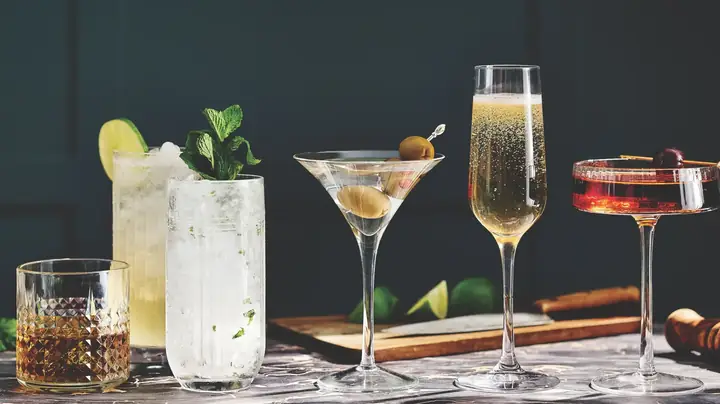 Hướng Dẫn Phân Loại Ly Cocktail: Các Loại Phổ Biến, Công Dụng & Cách Chọn Mua Phù Hợp