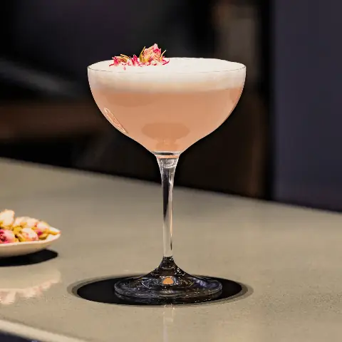Cách Làm Cocktail Lychee Martini Chuẩn Vị Ngay Tại Nhà