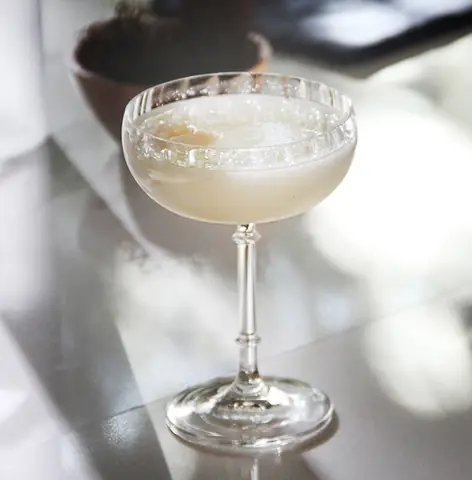 Cách Làm Cocktail Lychee Martini Chuẩn Vị Ngay Tại Nhà