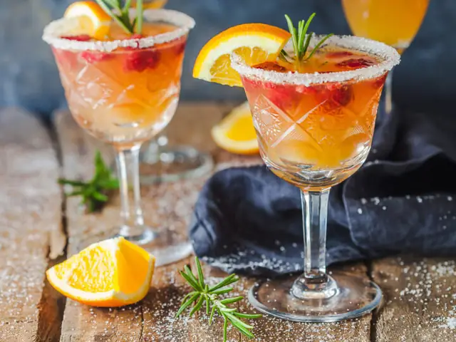 Cách Làm Cocktail Mimosa Chuẩn Vị Tại Nhà: Công Thức, Tỷ Lệ & Mẹo Pha Đẹp