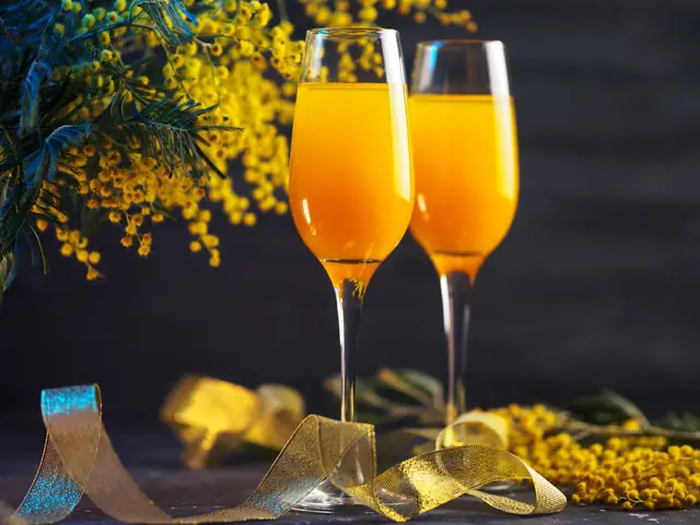 Cách Làm Cocktail Mimosa Chuẩn Vị Tại Nhà: Công Thức, Tỷ Lệ & Mẹo Pha Đẹp