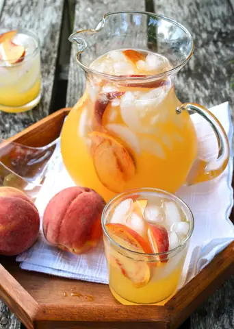 Best Pitcher Cocktail Recipes: Easy Batch Drinks For Parties & Crowds