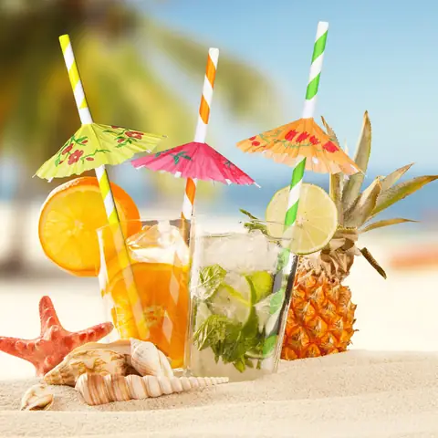 Cocktail Straws: What They Are, How They Differ From Regular Straws, And How To Choose The Right Ones