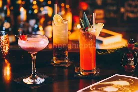 Cocktail Là Gì? Nghĩa Tiếng Việt, Nguồn Gốc Duôi Gà Trống & Kiến Thức Cơ Bản