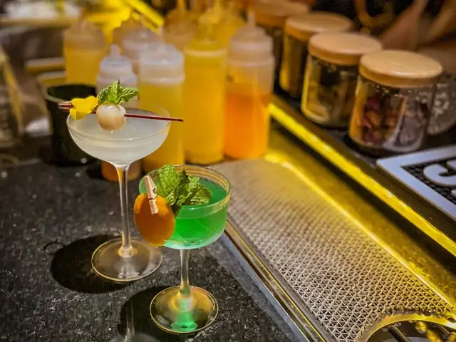 Cocktail Là Gì? Tìm Hiểu Định Nghĩa, Phân Loại Và Các Loại Cocktail Phổ Biến