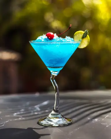 Cách Pha Cocktail Vodka Blue Curaçao: Công Thức Blue Lagoon Chuẩn Vị Và Các Biến Thể Dễ Làm