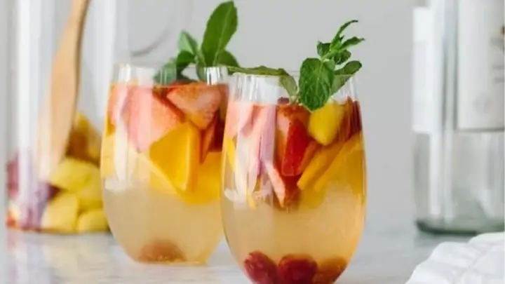 Tổng Hợp Top 10+ Công Thức Cocktail Vodka Hoa Quả Ngon, Đơn Giản Pha Tại Nhà