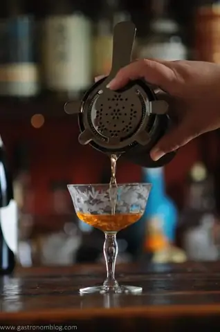 Discover The Best Cocktail Bars In Chicago Right Now: A Curated Guide By Neighborhood & Vibe Discover The Best Cocktail Bars In Chicago Right Now: A Curated Guide By Neighborhood & Vibe