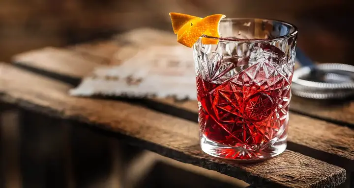 Best Cocktails For Beginners: 15+ Easy Classic Recipes To Master First