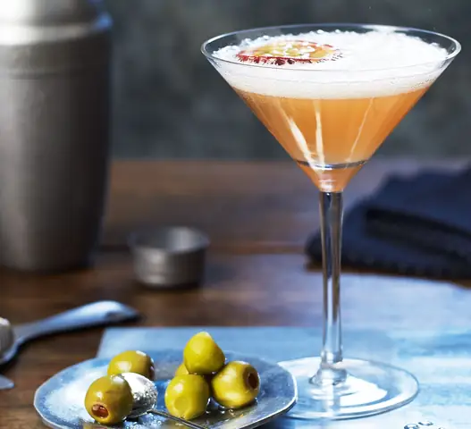 Most Popular Cocktails In The Uk: The Best Drinks To Try And How To Make Them