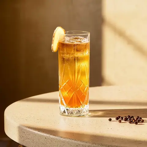 How To Make A Collins Cocktail: Classic Tom Collins Recipe, Variations & Expert Tips