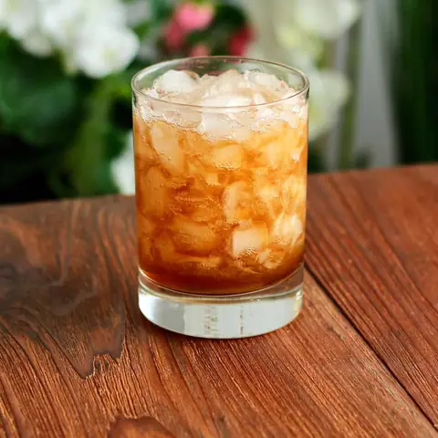 How To Make A Corn 'n' Oil Cocktail: The Classic Blackstrap Rum Recipe