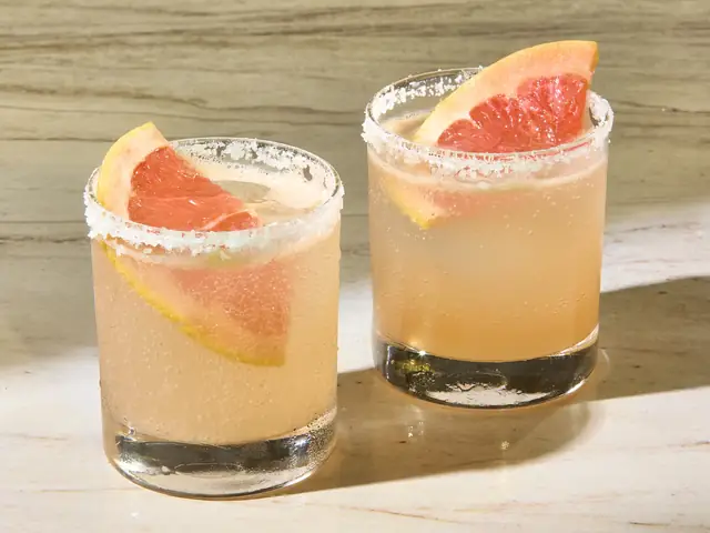30+ Easy Cocktail Recipes: Quick, 3-ingredient & Beginner-friendly Classics For Home Bartenders