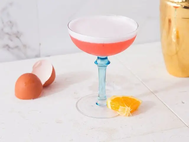 Egg Cocktails: Những Món Cocktail Dùng Trứng Kinh Điển Và Cách Pha Chuẩn Tại Nhà
