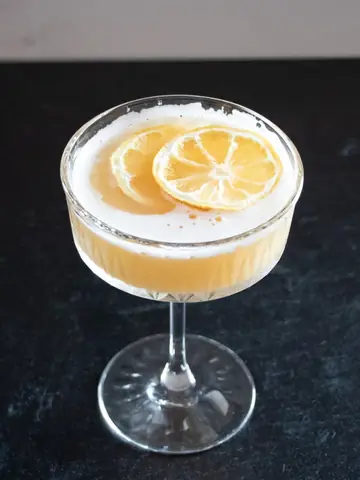 Egg Cocktails: Những Món Cocktail Dùng Trứng Kinh Điển Và Cách Pha Chuẩn Tại Nhà