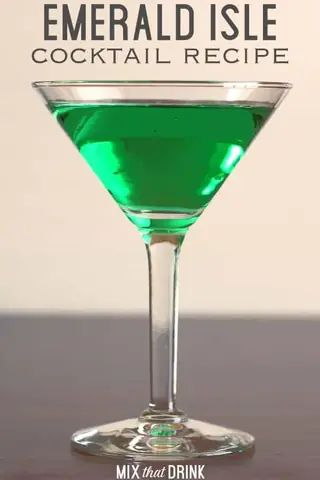 Emerald Cocktail: Cách Pha Chuẩn Vị Biến Thể Manhattan Với Irish Whiskey
