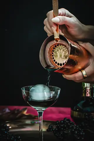 Full Moon Cocktail Là Gì? Công Thức Pha Chuẩn Và Các Phiên Bản Đáng Thử