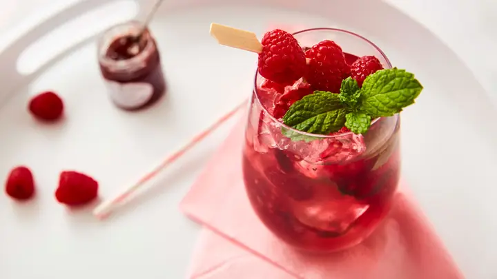 How To Make A Gin And Jam Cocktail: Easy Recipe & Best Jam Pairings