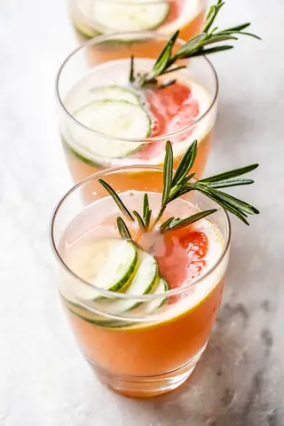 Gin Grapefruit Cocktail: How To Make The Classic Greyhound (plus Easy Variations)