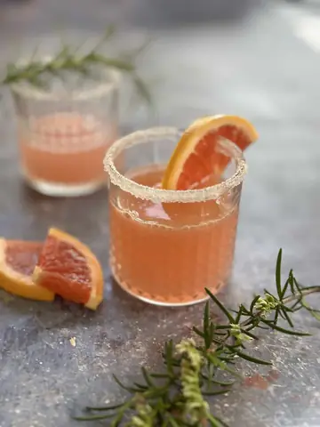 Gin Grapefruit Cocktail: How To Make The Classic Greyhound (plus Easy Variations)