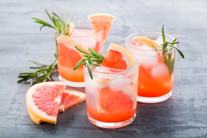 Gin Grapefruit Cocktail: How To Make The Classic Greyhound (plus Easy Variations)