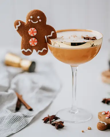 Gingerbread Man Cocktail Recipe: How To Make This Cozy Christmas Drink