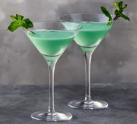 Cách Pha Cocktail Grasshopper (châu Chấu) Chuẩn Iba: Công Thức Gốc, Nguyên Liệu & Mẹo Làm Ngon Cách Pha Cocktail Grasshopper (châu Chấu) Chuẩn Iba: Công Thức Gốc, Nguyên Liệu & Mẹo Làm Ngon