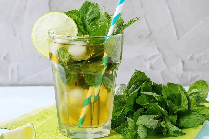Green Tea Mocktail: Cách Làm Đồ Uống Không Cồn Thanh Mát Từ Trà Xanh